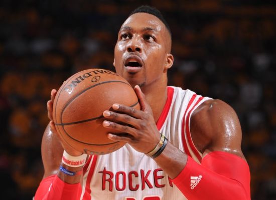 刚复出不久又伤退，伊斯科与队友阿姆拉巴特相撞后被换下（复出未久再度伤退，伊斯科与队友阿姆拉巴特相撞后被换下）