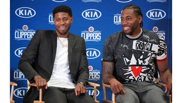 西甲积分榜：巴萨先赛获胜领先皇马4分，马竞两连败暂列第五（西甲最新积分榜：巴萨抢先取胜将对皇马优势扩大至4分，马竞两连败暂居第5）