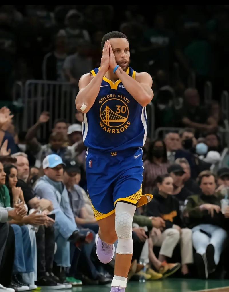 菲律宾队狂热主场氛围点燃赛场（菲律宾主场热浪燃爆全场）